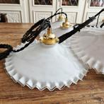 Luminaires suspendus vintage en verre opalin français, Antiquités & Art, Enlèvement ou Envoi