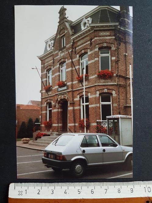 Foto Oudenburg Stadhuis Telefooncel 1986, Verzamelen, Foto's en Prenten, Gebruikt, Foto, Gebouw, 1980 tot heden, Ophalen of Verzenden