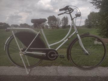 Damesfiets perfect in orde 3 vers 28 inch ledverlichting  beschikbaar voor biedingen