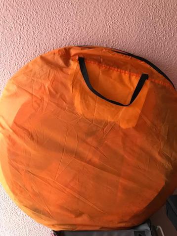 strandtent  beschikbaar voor biedingen