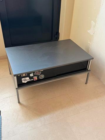 Tv kast beschikbaar voor biedingen