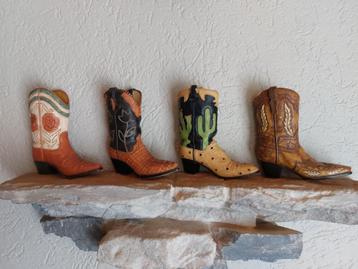 4 cowboylaarsjes zeldzaam beschikbaar voor biedingen