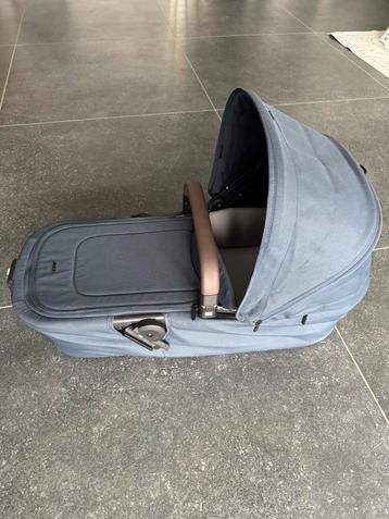 Joolz Aer + draagmand Navy Blue beschikbaar voor biedingen