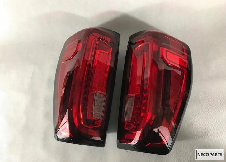 GMC SIERRA V LED ACHTERLICHT ORIGINEEL ALLES LEVERBAAR, Auto-onderdelen, Verlichting, Overige automerken, Gebruikt, Ophalen of Verzenden