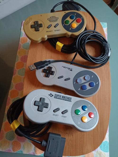 Super Nintendo controllers (3x) NES, Consoles de jeu & Jeux vidéo, Consoles de jeu | Nintendo Super NES, Utilisé, Envoi