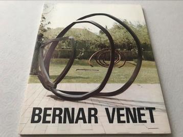 Bernar Venet sculpturen tekeningen 50pag beschikbaar voor biedingen