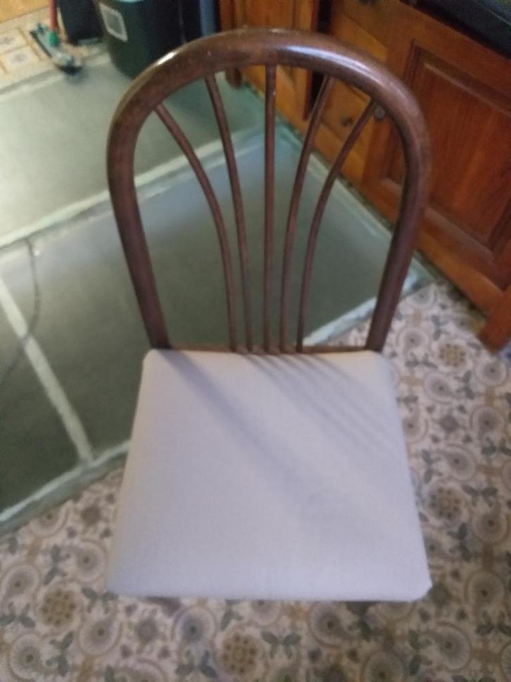 5 bonnes chaises, Maison & Meubles, Chaises, Utilisé, Cinq, Six Chaises ou plus, Bois, Tissus, Autres couleurs, Enlèvement