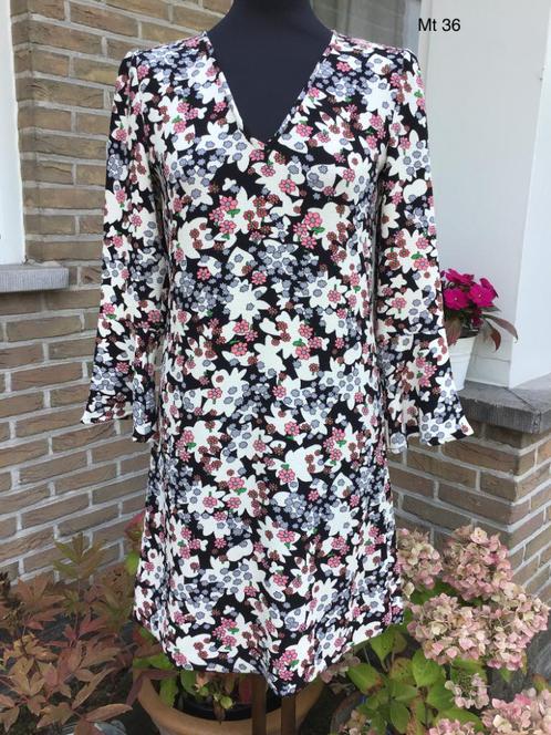 Essentiel nieuw bloemenjurkje mt 34, Vêtements | Femmes, Robes, Neuf, Taille 34 (XS) ou plus petite, Longueur genou, Enlèvement ou Envoi