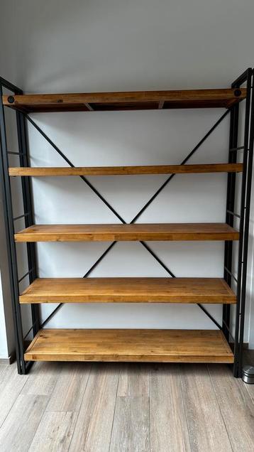 Industriële boekenkast / wandrek – massief hout & metaal beschikbaar voor biedingen