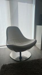 Vintage witte leren zetel met stalen voet, Huis en Inrichting, Ophalen, Zo goed als nieuw, Leer, Vintage