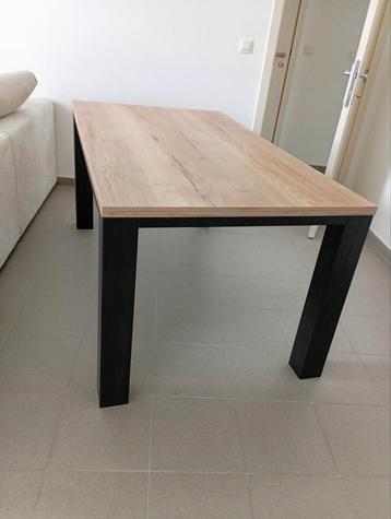 Table à manger  beschikbaar voor biedingen