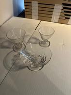 Série complète de verres anciens blancs, Enlèvement