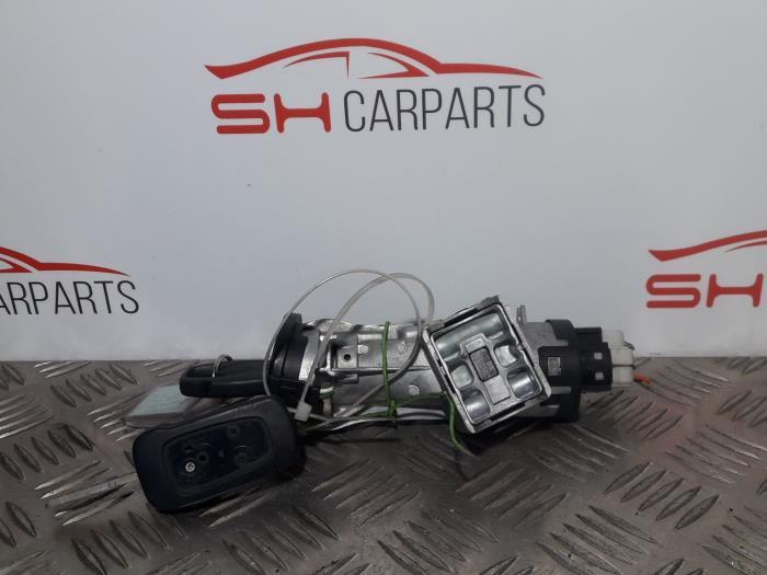 Serrure de contact + clé d'un Ford KA, Autos : Pièces & Accessoires, Autres pièces automobiles, Ford, Utilisé, 3 mois de garantie
