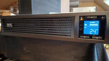 UPS APC SMC1500/ 900W-new batteries- rack 2U beschikbaar voor biedingen