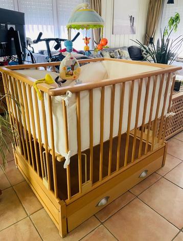 Babypark alles incl. met praktische lade, perfect in orde beschikbaar voor biedingen