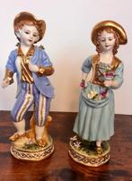 Dresden figurine boy and girl porselein 23 cm Hoog, Antiek en Kunst, Ophalen of Verzenden