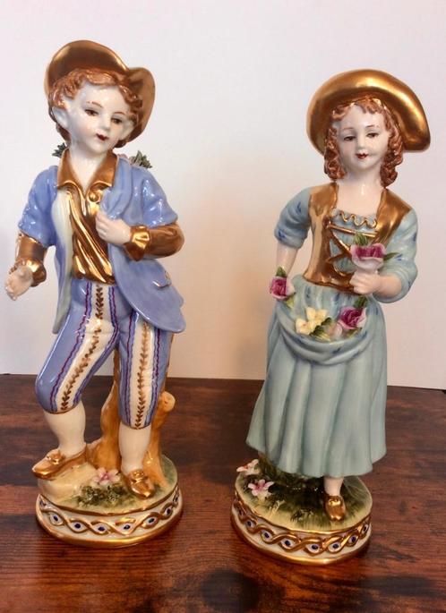 Dresden figurine boy and girl porselein 23 cm Hoog, Antiek en Kunst, Antiek | Porselein, Ophalen of Verzenden