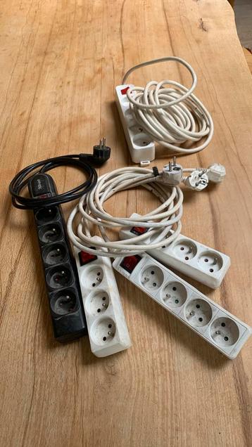 Set stekkerdozen met verklikker- verschillende lengtes beschikbaar voor biedingen