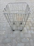 Leuke mand op wielen € 5 euro, Ophalen of Verzenden, Gebruikt, Metaal
