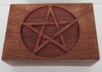 boîte en bois avec découpe en étoile dans un couvercle en bo, Antiquités & Art, Enlèvement ou Envoi