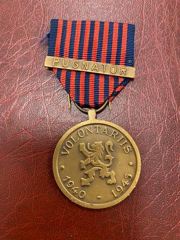 Medaille 76 VOLONTARIS 1940 1945 beschikbaar voor biedingen