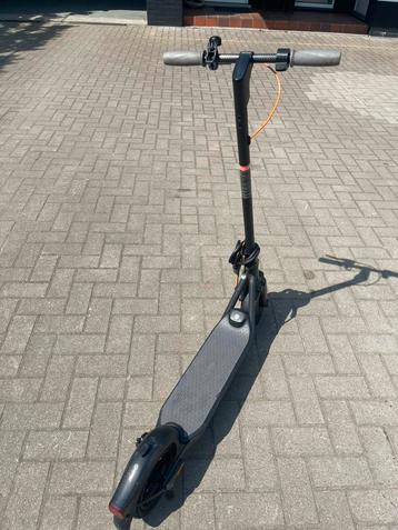 Ninebot elektrische step beschikbaar voor biedingen
