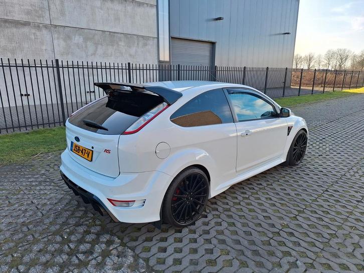 Ford Focus RS MK2 Frozenwhite, Autos, Ford, Particulier, Focus, Verrouillage centralisé sans clé, Noir, Noir, Alcantara, Enlèvement