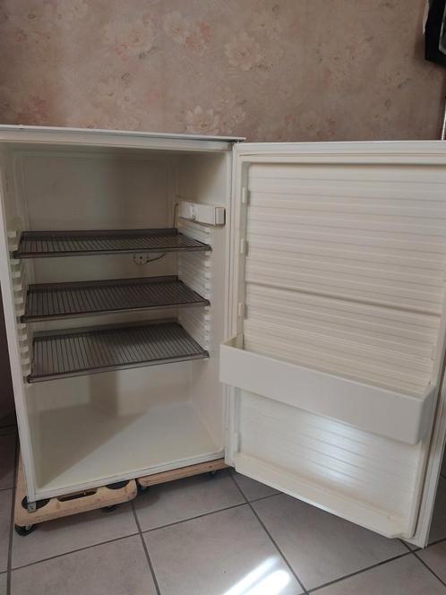 AEG Frigo , goede staat,werd gebruikt als extra drankenfrigo, Elektronische apparatuur, Koelkasten en IJskasten, Gebruikt, Ophalen