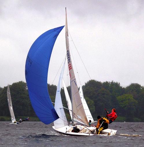 505 zeilboot met trailer, Sports nautiques & Bateaux, Voiliers ouverts, Utilisé, Autres types, 3 à 6 mètres, Polyester, Sans moteur