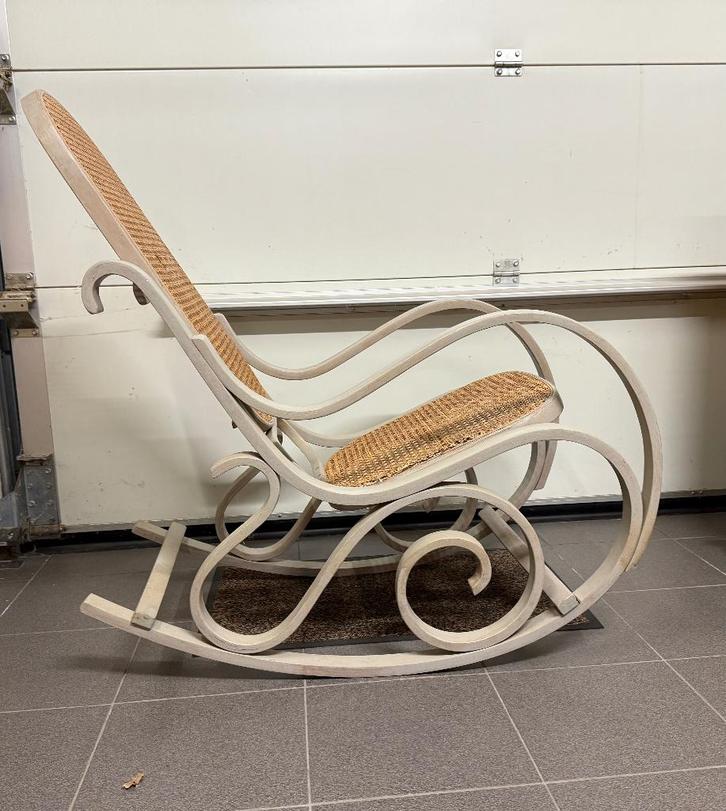 schommelstoel in Thonet-stijl, Huis en Inrichting, Stoelen, Gebruikt, Eén, Hout, Grijs, Ophalen