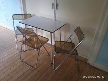3 Space Age klapstoelen incl kleine formica tafel  beschikbaar voor biedingen