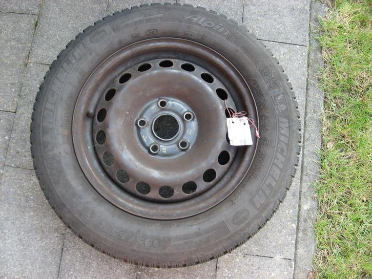 Michelin 4 Banden Stalen Velg VW 195/65R15 VW Golf, Auto-onderdelen, Banden en Velgen, Band(en), Winterbanden, 15 inch, 205 mm