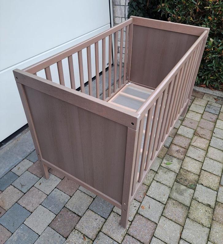 IKEA Sundvik babybed 60 x 120 cm, Kinderen en Baby's, Babywiegjes en Ledikanten, Zo goed als nieuw, Ledikant, Ophalen