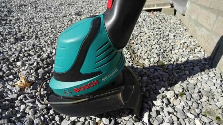 Coupe bordure tondeuse BOSCH sur batterie 18V, Tuin en Terras, Grastrimmers, Gebruikt, Accu, 10 tot 30 cm, Ophalen