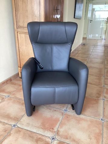 Nieuwstaat Elektrische Sta op relax/liftfunctie smal, Enlèvement, Neuf, Cuir, Durlet hukla Revilax Medilax stressless prominent meubelzorg