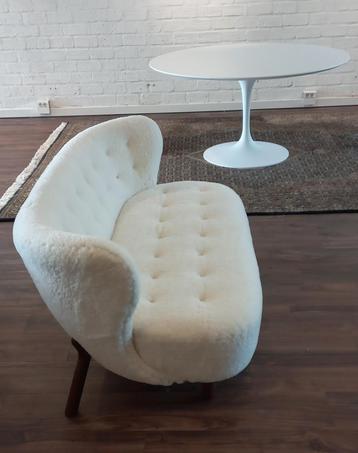Sheepskin mid-century fauteuils takahama tulipe fratteni  beschikbaar voor biedingen