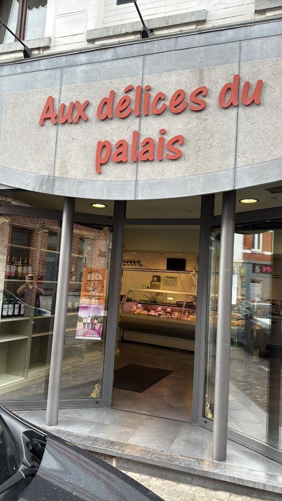 commerce a remtre, Zakelijke goederen, Exploitaties en Overnames