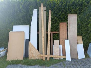 Gratis planken  beschikbaar voor biedingen