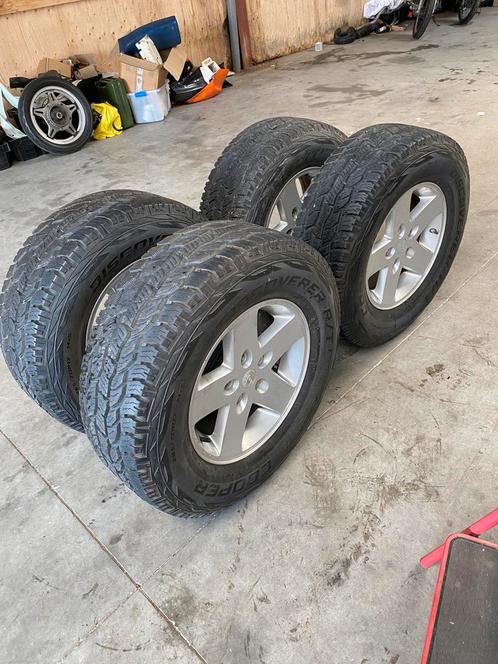 4x velgen met banden jeep Wrangler 265-70/17, Auto-onderdelen, Banden en Velgen, Band(en), Ophalen of Verzenden