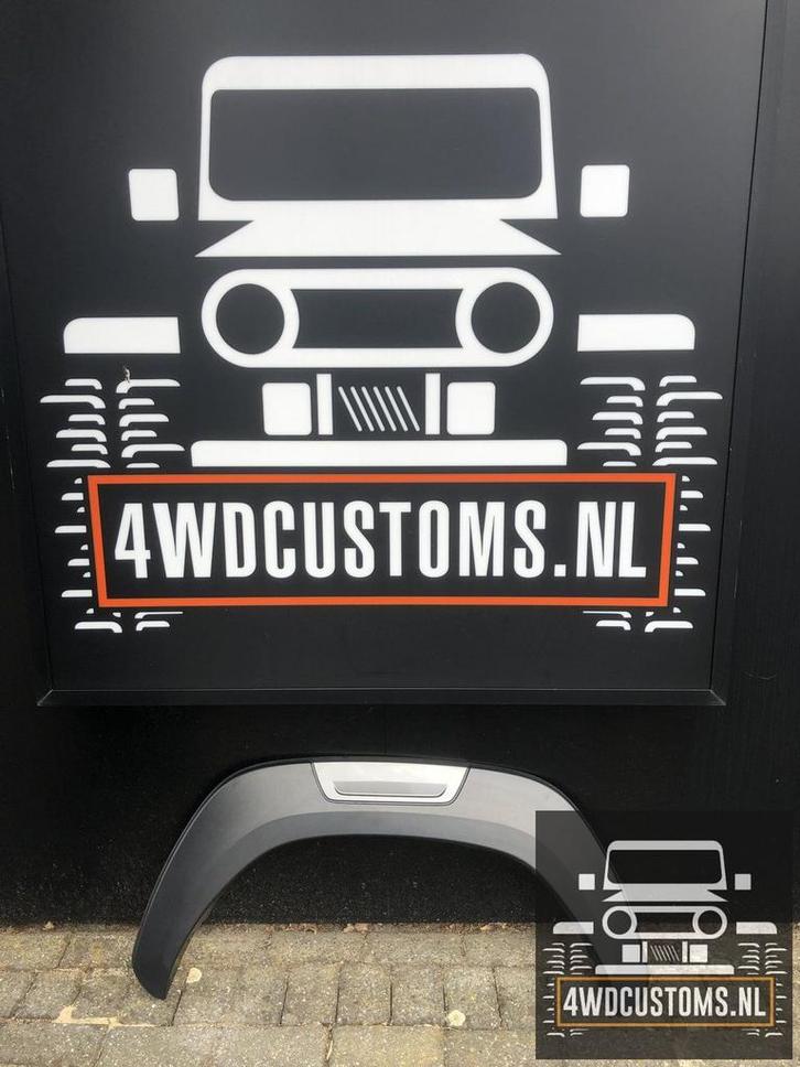 Spatbord verbreden Toyota hi lux invincible  L /R SAMEN €180, Autos : Pièces & Accessoires, Carrosserie & Tôlerie, Garde-boue