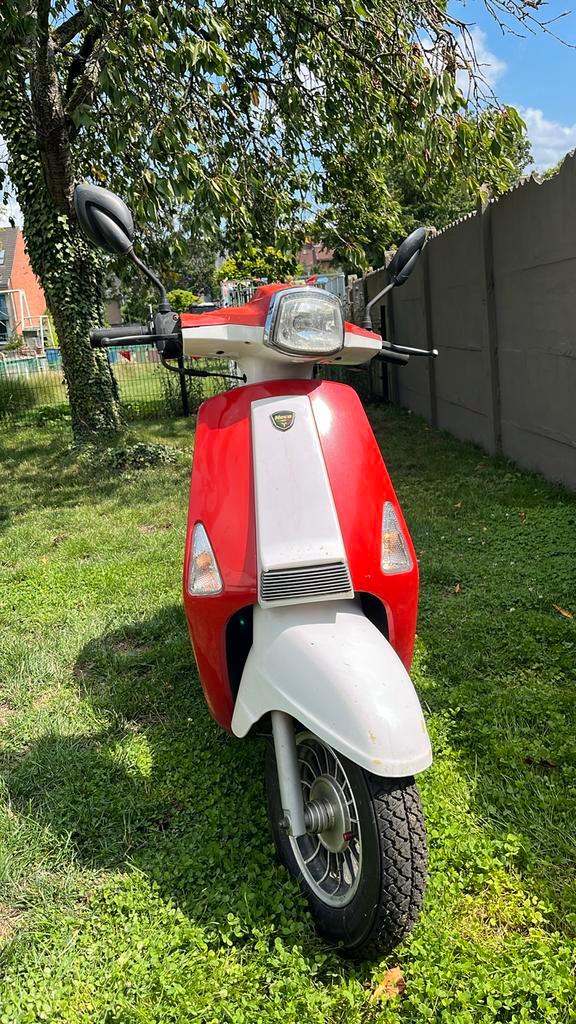 Bromfiets Neco B-klasse (50cc), Fietsen en Brommers, Snorfietsen en Snorscooters, Gebruikt, Benzine, Ophalen