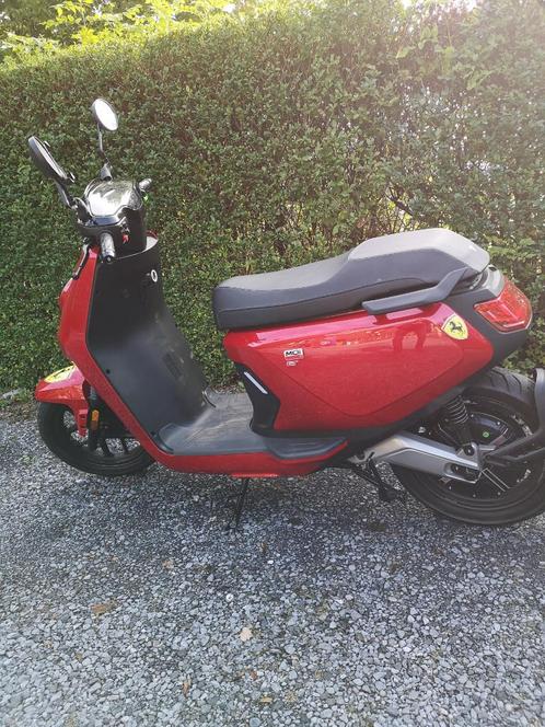 NIU Scooter Electrique, Fietsen en Brommers, Snorfietsen en Snorscooters, Zo goed als nieuw, Vespa, Elektrisch, Ophalen