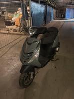 Piaggio zip 4 takt b klasse, Fietsen en Brommers, Scooters | Piaggio, Ophalen of Verzenden, Zo goed als nieuw, Benzine, Zip