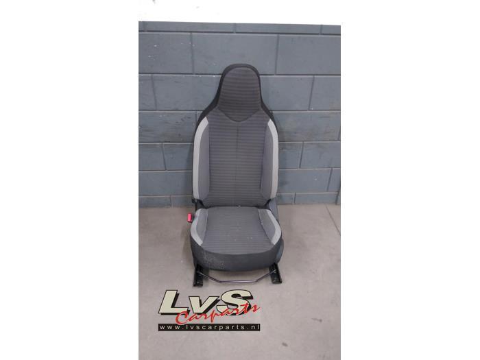 Stoel links van een Toyota Aygo, Auto-onderdelen, Interieur en Bekleding, Toyota, Gebruikt, 3 maanden garantie, Ophalen of Verzenden