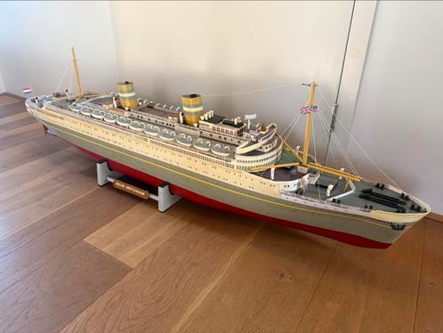 NEW AMSTERDAM - RC MODEL, Hobby en Vrije tijd, Modelbouw | Boten en Schepen, Zo goed als nieuw, Ophalen