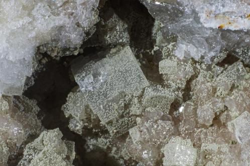 Ex collectie: GOYAZIET kristallen op Fluoriet / Clara mijn., Collections, Minéraux & Fossiles, Minéral, Enlèvement ou Envoi