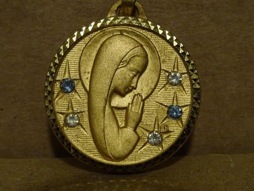 Verguld Medaillon Maria Medaillon verguld Lourdes 2,3cm, Verzamelen, Religie, Zo goed als nieuw, Christendom | Katholiek, Sieraad
