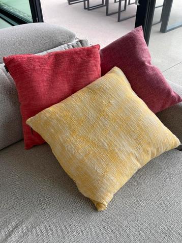 6 Zomerse kleurtjes sierkussens 40x40cm beschikbaar voor biedingen