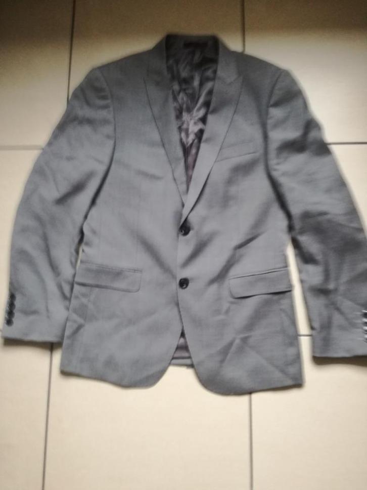 Kostuums, Kleding | Heren, Kostuums en vesten, Zo goed als nieuw, Maat 46 (S) of kleiner, Grijs, Ophalen of Verzenden