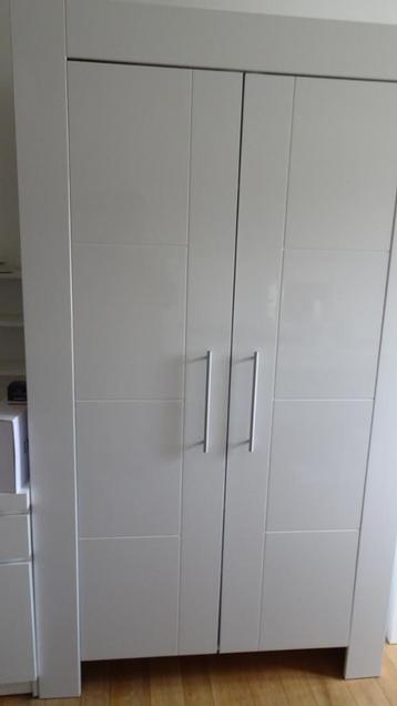 complete kinderkamer beschikbaar voor biedingen